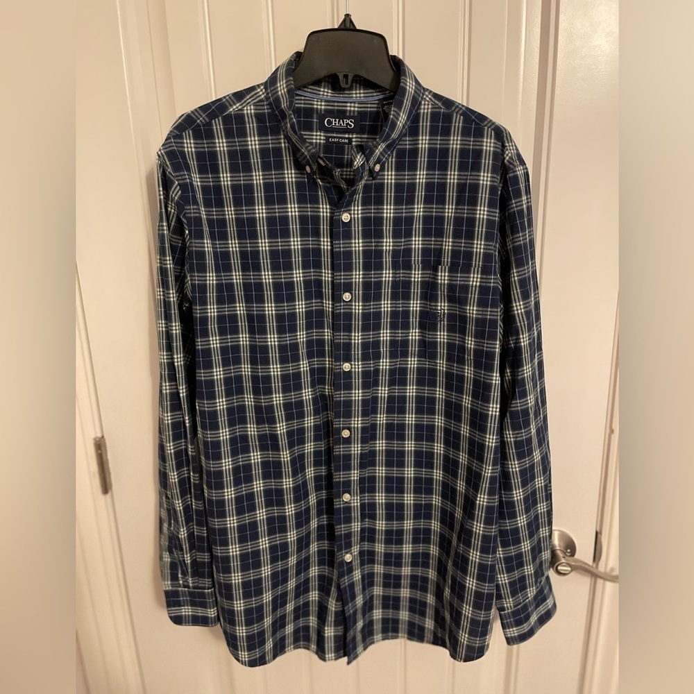 Chaps men’s XL blues& cream plaid long sleeve button down. Easy care pocket